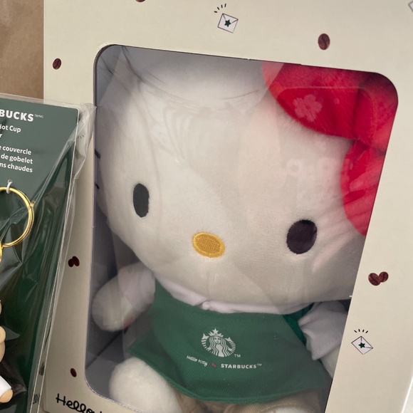 Starbucks 2025 hello kitty gingerbread mug and bearista keychain - Picture 2 of 11